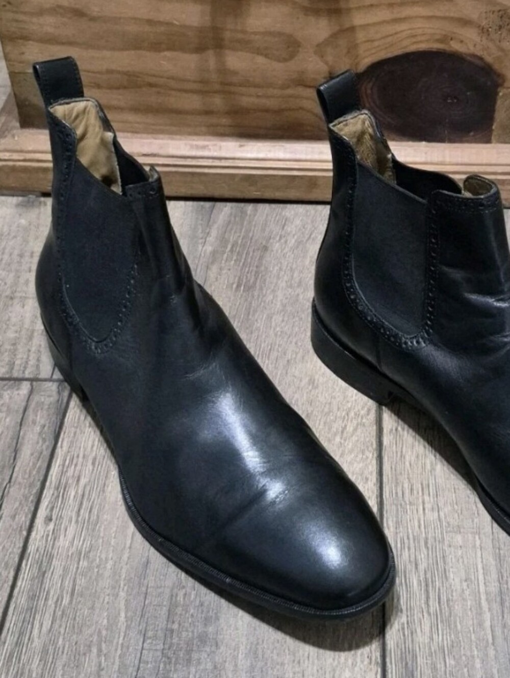 Johnston & Murphy Men's Black Leather Chelsea Boots Size 13M.